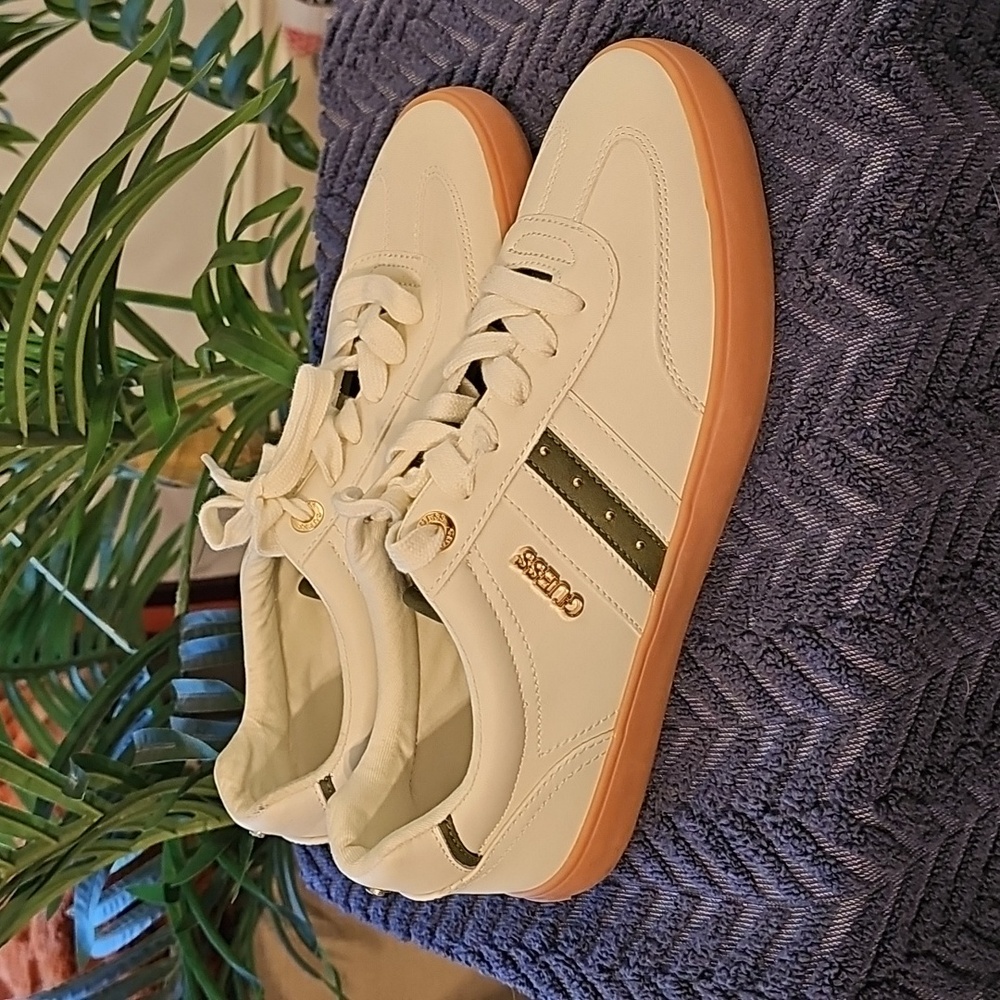 Guess White and Green Casual Sneakers